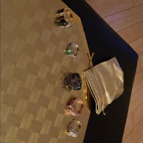 Costume rings - Picture 1 of 2